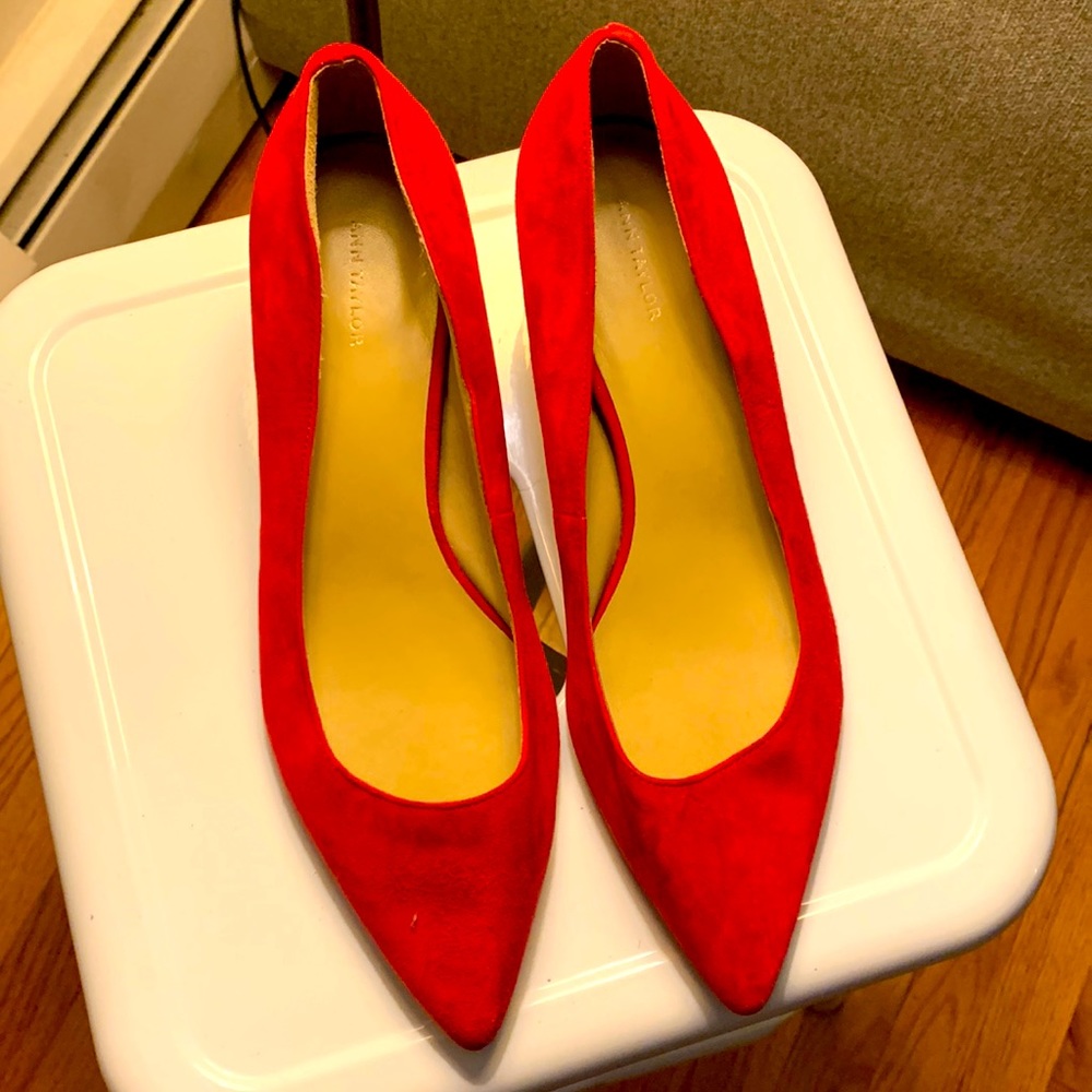 Red Suede Gold heeled Ann Taylor shoes- Size 8.5